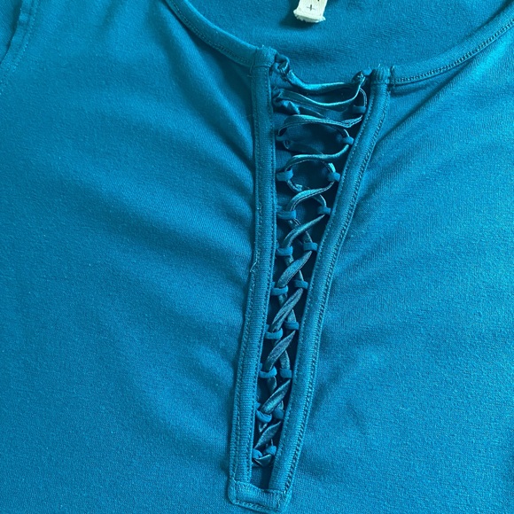 WE THE FREE Long Sleeve Top Size Meduim - Picture 3 of 3